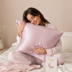 Taie d'oreiller en satin de soie de mûrier 22 momme — The Silk Hour