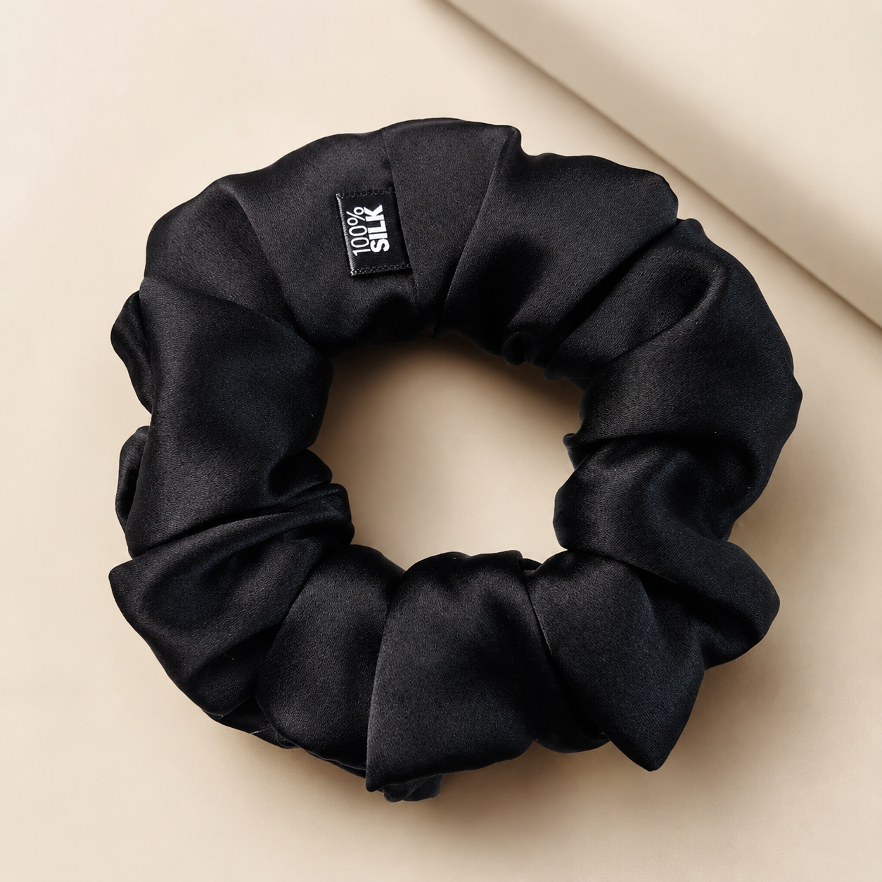 Chouchou en satin de soie de mûrier — The Silk Hour