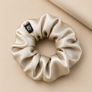 Chouchou en satin de soie de mûrier — The Silk Hour